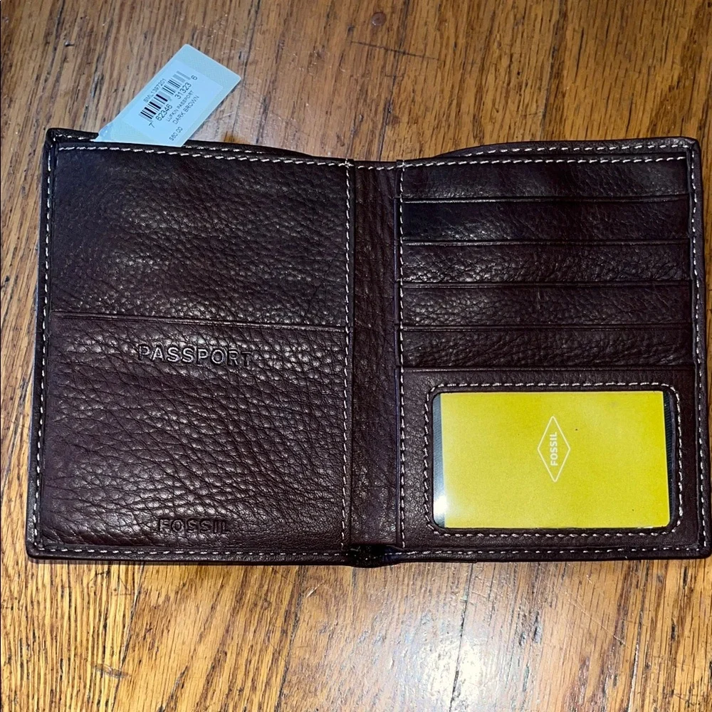NWT Fossil Lufkin Dark Brown Soft Leather Passport Card Holder Wallet - Picture 7 of 16